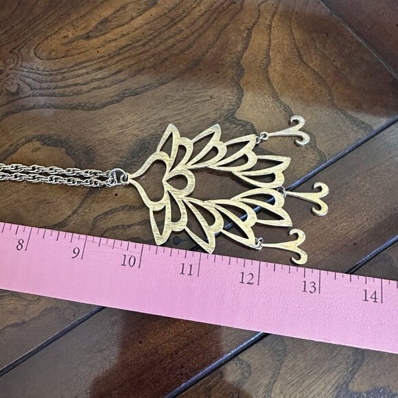 Vintage MCM Necklace Gold Tone Floral Fluted Dangle Pendant Fashion 19" Chain - Picture 6 of 7